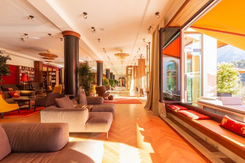 Loungebereich von Schloss Elmau